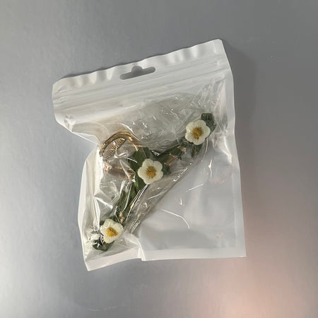 Daisy hair clip