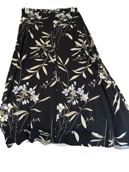 Women's skirt size 10 *Preowned*